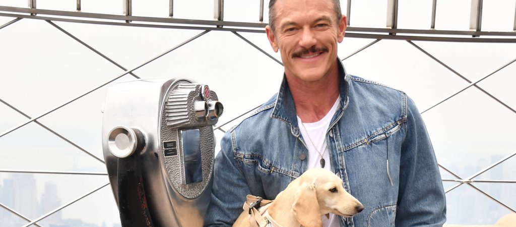 Luke Evans setzt Zeichen für Pride