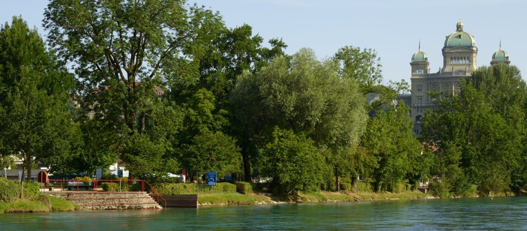 Schweiz: Trans* Frau aus Frauenbereich im Freibad abgeführt