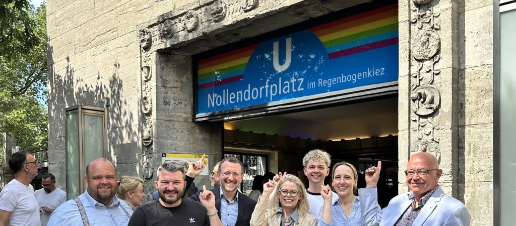 Nollendorfplatz heißt jetzt offiziell „im Regenbogenkiez“
