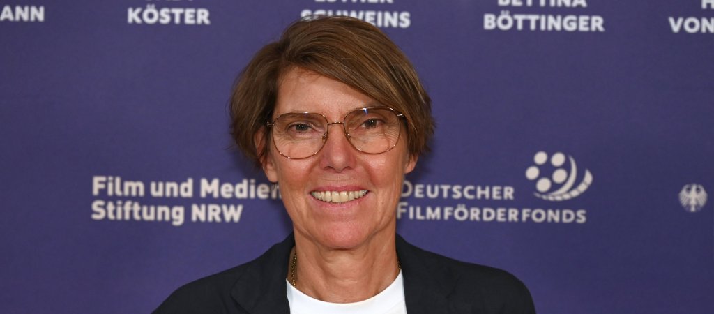 Bettina Böttinger ist happy 