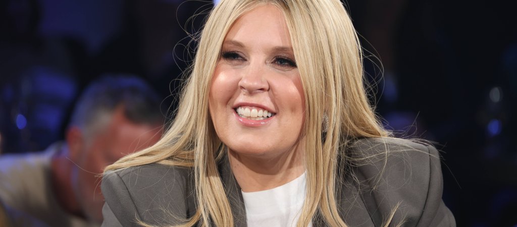 Maite Kelly lächelt bei einem Fototermin zur NDR Talk Show in Hamburg.