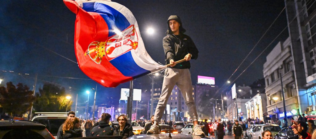 Studenten stürzen Vučić