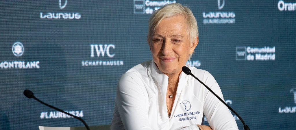 Martina Navratilova spricht bei der Laureus-Pressekonferenz 2024 in Madrid.