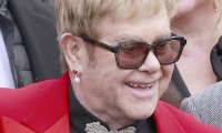 Elton John trotzt gesundheitlichen Problemen