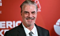 "Mr. Big": Chris Noth versteigert Gucci-Anzug