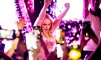 Madonna überrascht Fans im West Hollywood Club