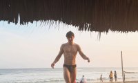 Miles Heizer zeigt sich nach Boots-Aus muskulöser denn je