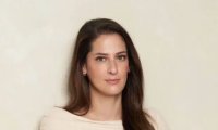 Elle Kennedys „Off Campus“ wegen Lesbenfeindlichkeit kritisiert