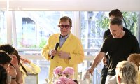 Elton John feiert Abstinenz