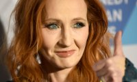 J.K. Rowling postet entwürdigendes Foto einer trans* Frau