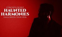 Offizielles rotes Pressemotiv zu Conchita Wursts Halloween-Konzerten „Haunted Harmonies“ mit Tom Neuwirth im Schatten.