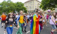 Teilnehmerinnen und Teilnehmer beim CSD in Dresden am 6. Juni 2026 – Archivaufnahme.