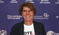 Bettina Böttinger ist happy 