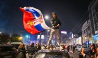 Studenten stürzen Vučić