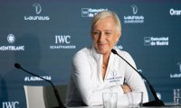 Martina Navratilova spricht bei der Laureus-Pressekonferenz 2024 in Madrid.