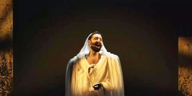 Conchita Wurst spielt Todesengel in „Romeo & Julia“