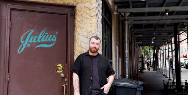 Sam Smith feiert New Yorker Kult-Gaybar Julius’