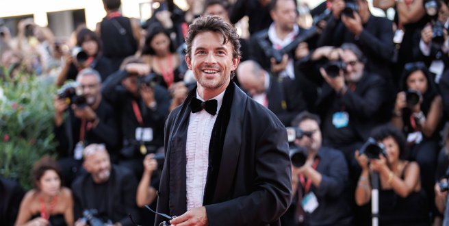 Jonathan Bailey steigt ebenfalls aus Musical aus