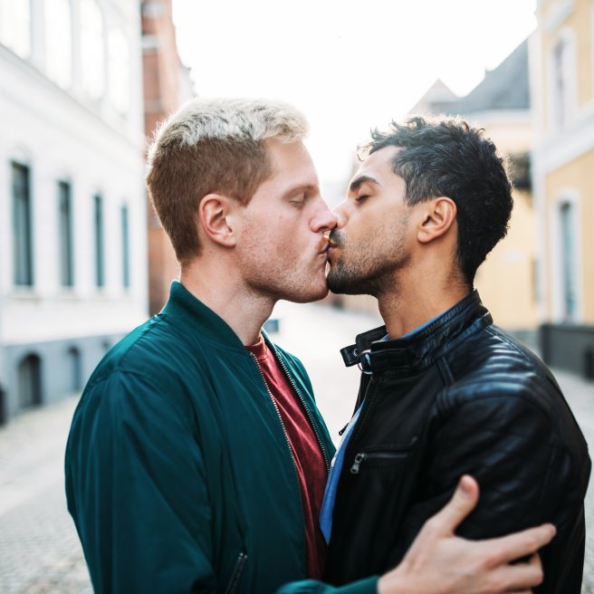 Küssende schwule Männer!
