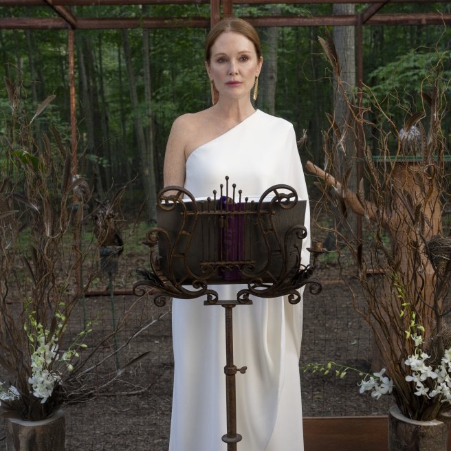 Julianne Moore in "Sirens" // © Netflix