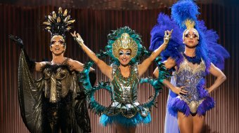 Lange vor "Queen of Drags" - Priscilla // © Darren Bell