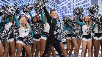 Männlicher Cheerleader bei „American Idol“