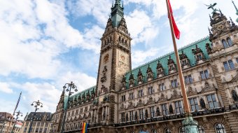 Hamburg zeigt Flagge