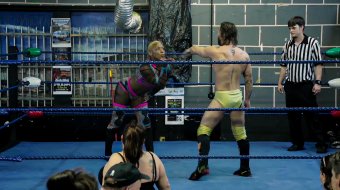 Eine Doku über queere Wrestling-Geschichte