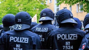 Festnahme eines Ordners endet in Ausschreitungen // © janniswerner