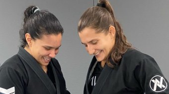 Jiu-Jitsu-Schule eines lesbischen brasilianishen Paares