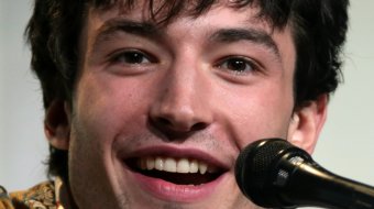 Ezra Miller entschuldigt sich für kontroverses Verhalten