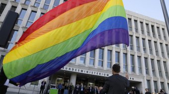 Widerstand gegen Pride-Flagge