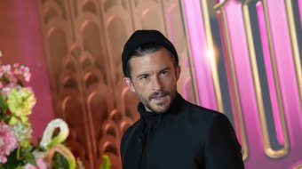 Schwule Ikone: Jonathan Bailey überrascht in Sydney