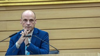 Landtag: Daniel Born stimmt erneut bei AfD-Nominierung ab