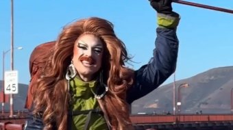 Dragqueen auf Wanderung