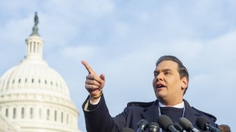 George Santos kündigt humanitäre Mission in Caracas an