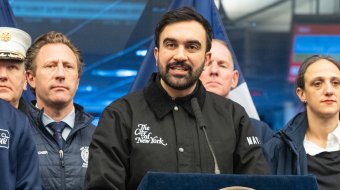 NY-Wintersturm: Bürgermeister rät zu "Heated Rivalry"-Buch