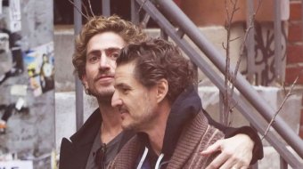 Pedro Pascal Arm in Arm mit Triathlet gesichtet