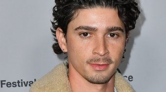 Powell: Doppel-Debüt in Musikfilm und Serie