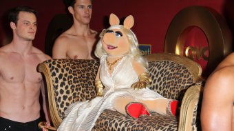 Miss Piggy und Ariana Grande 