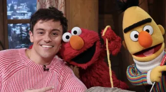 Tom lässt die Puppen tanzen 