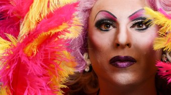 Drag-Queen Gina de l'Amoure
