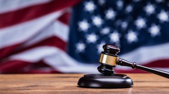 Skurrile Klage gegen Sohn