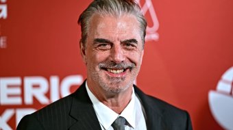 "Mr. Big": Chris Noth versteigert Gucci-Anzug