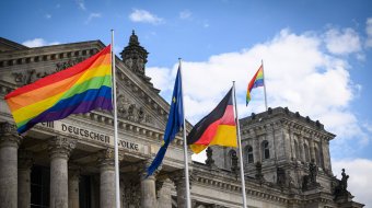 Neue Debatte um Pride-Flagge