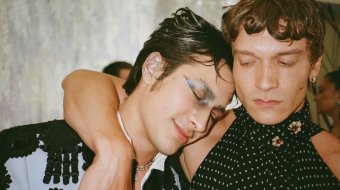 Hudson Williams dementiert Liebesgerüchte mit Connor Storrie