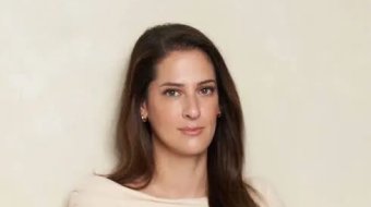 Elle Kennedys „Off Campus“ wegen Lesbenfeindlichkeit kritisiert