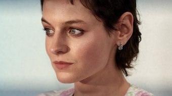 Emma Corrin berichtet von Hass nach Coming-out