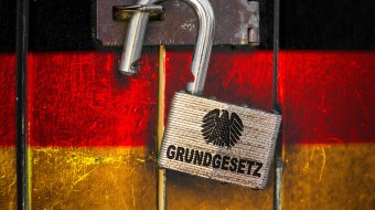 Debatte über Grundgesetzergänzung 