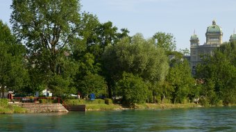Schweiz: Trans* Frau aus Frauenbereich im Freibad abgeführt